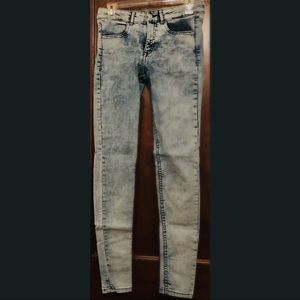 Acid wash jeans